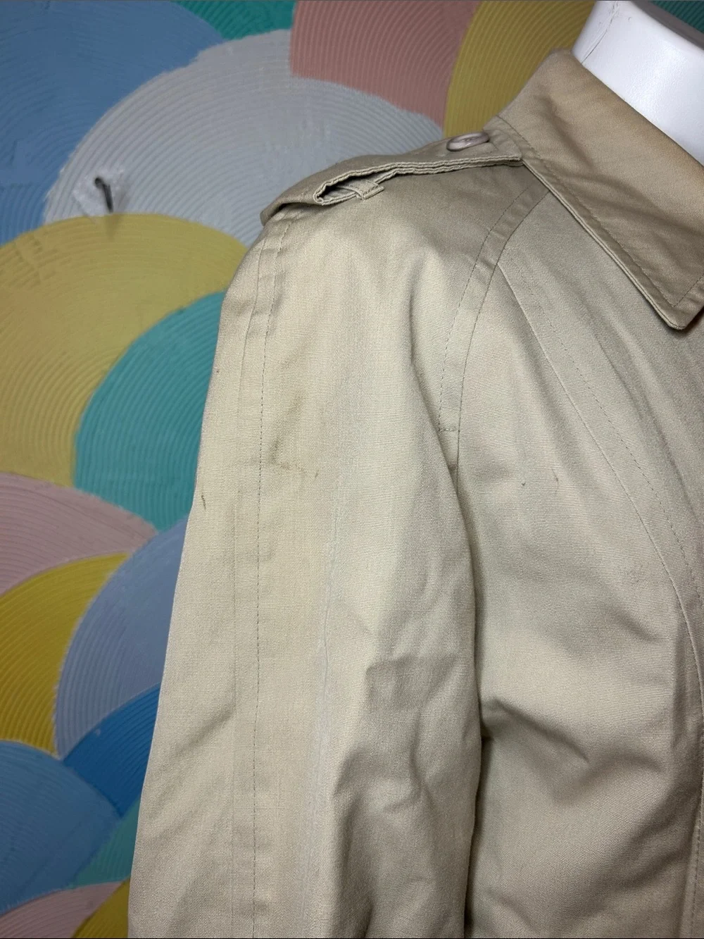 1970s London Fog Classic Beige Double-Breasted Trench Coat - Men’s sz 14